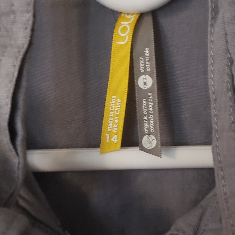 Grey mid sleeve shirt